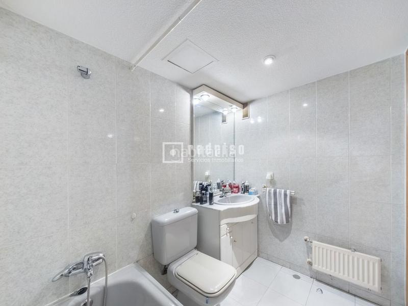 Foto afbf5785-315d-41aa-96cb-0f12aa70eaf9. Flat with heating pool in Valderas-Los Castillos Alcorcón