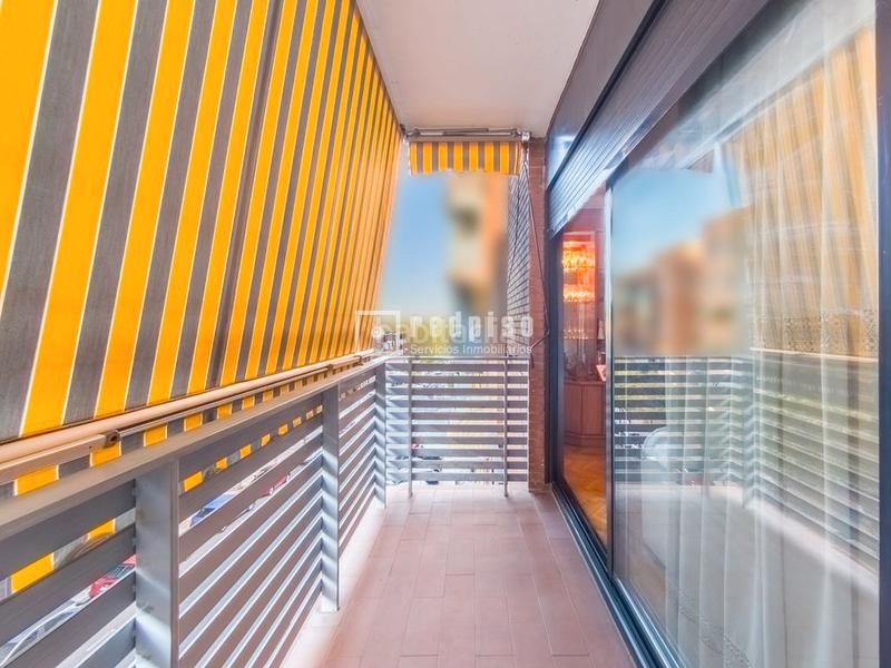 Foto c1a2c02a-f2ae-4b13-bdad-47aa3c244f30. Flat with heating pool in Valderas-Los Castillos Alcorcón