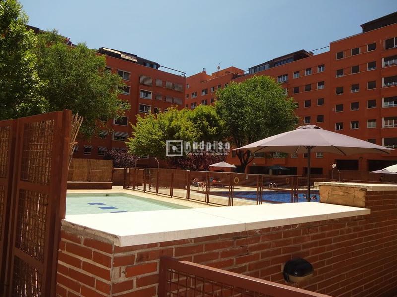 Foto 285a8a77-5957-43d2-98e0-b2922ef6320c. Piso renta libre en el centro de valderribas. 3 dormitorios, 2 baños, pg y trastero. urb. alto iii en Madrid