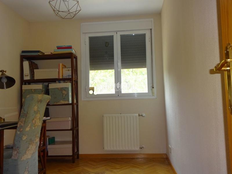 Foto ff9daa3b-09fc-495d-bec3-a4eae3c8a8a0. Piso renta libre en el centro de valderribas. 3 dormitorios, 2 baños, pg y trastero. urb. alto iii en Madrid