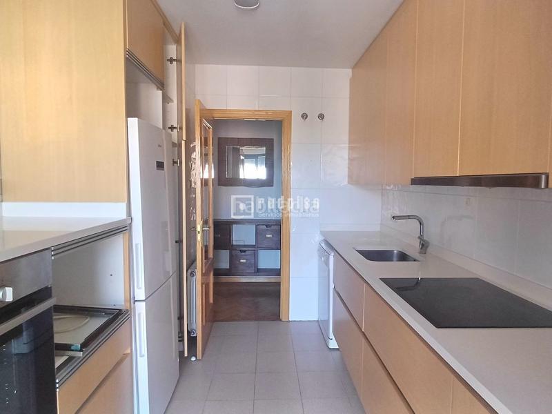 Foto 0d70ce4c-e30e-42a8-8042-413549547d8a. Appartamento con riscaldamento parcheggio piscina in Coslada