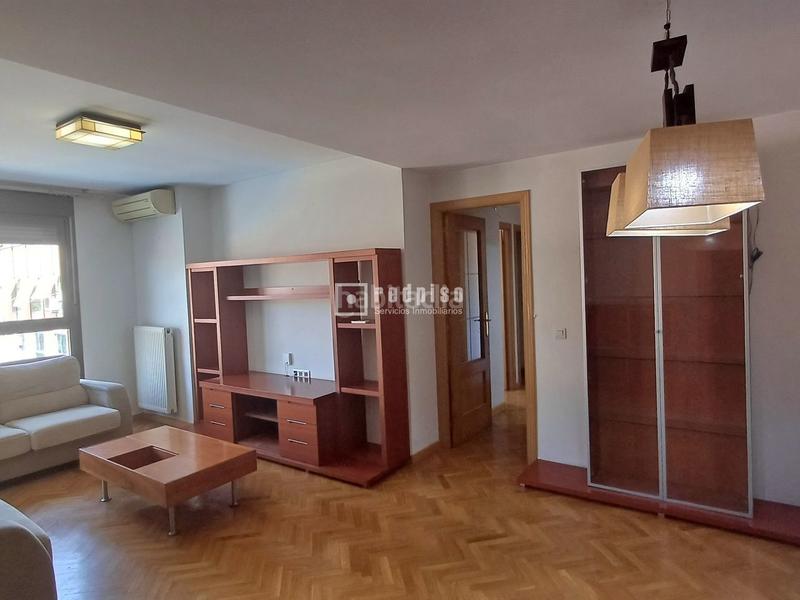Foto 6e6f5bd5-2f4b-479e-a025-d93b1c0956ce. Appartamento con riscaldamento parcheggio piscina in Coslada