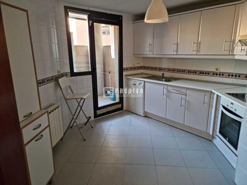 Foto ad2a8714-a82d-429b-a576-9d7213944ab0. Pis amb calefacció aparcament piscina a Valdebernardo-Valderribas Madrid