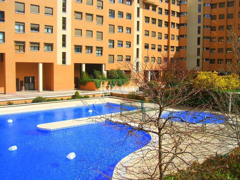 Foto ef681793-a178-4869-81e0-e7353d173b3c. Pis amb calefacció aparcament piscina a Valdebernardo-Valderribas Madrid