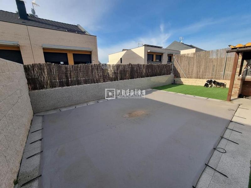 Foto e4fd6d11-1e49-4370-8019-3c96e075342c. Chalet mit heizung parking pool in Los Hueros Villalbilla