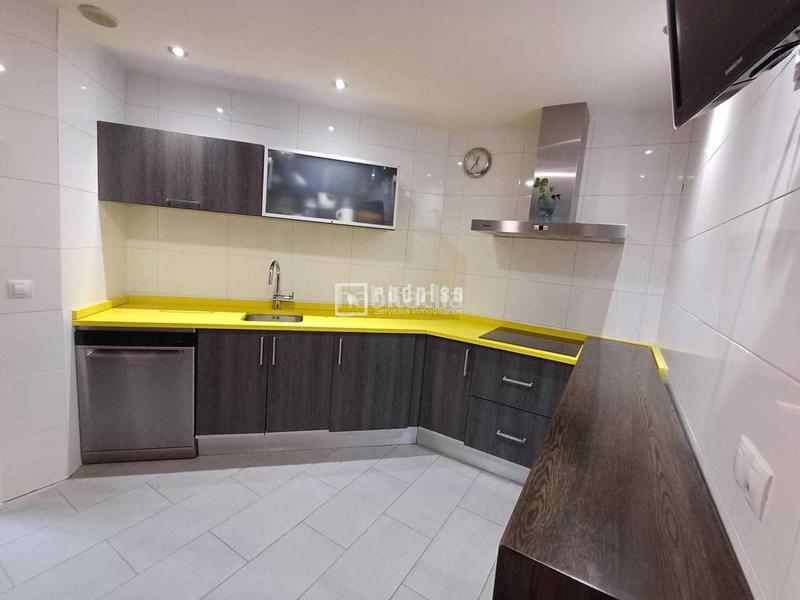 Foto 72e4d779-8a7c-44df-a1da-3d1e0cd3950d. Flat with heating parking pool in El Puerto Coslada