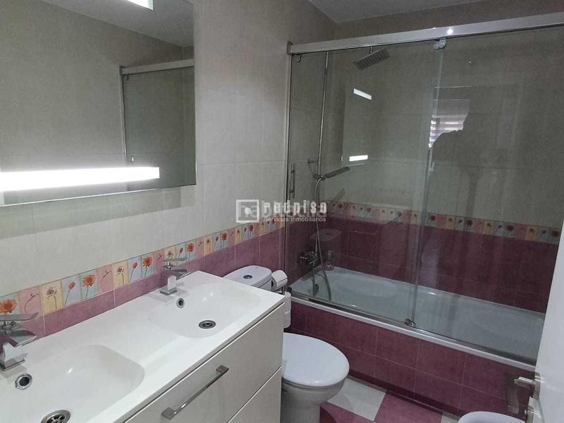 Foto d0c3c03c-8939-4e33-ae1b-6d5dc442d7d9. Flat with heating parking pool in El Puerto Coslada