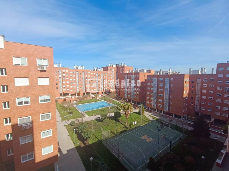 Foto 14bd7aa1-0818-487e-b3eb-379a642be1ae. Piso en Valdebernardo-Valderribas Madrid