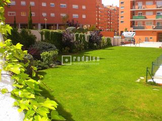 Flat  De la caliza. 3 dormitorios, 2 baños, plaza de garaje y trastero. renta libre