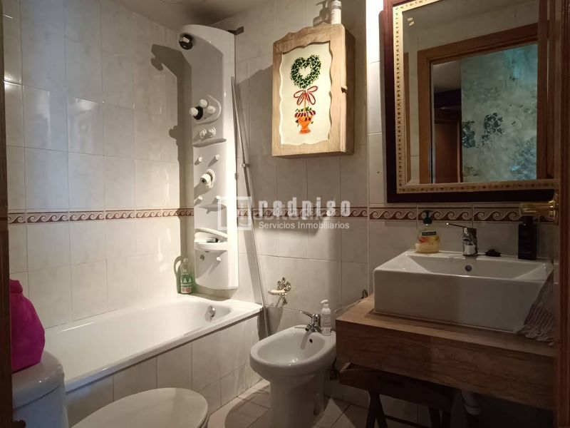 Foto 15523597-5592-4c8e-a2f9-456a40fc69c8. Piso  de 4 dormitorios en valderrivas de renta libre en Madrid