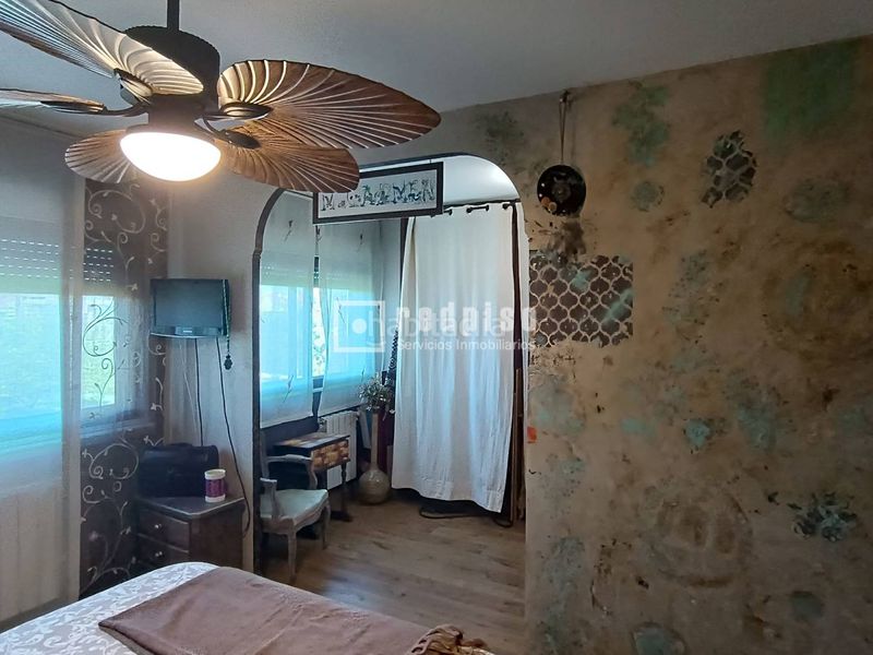 Foto 1e3ac4cb-15f5-4108-aa43-801e707531d0. Piso  de 4 dormitorios en valderrivas de renta libre en Madrid