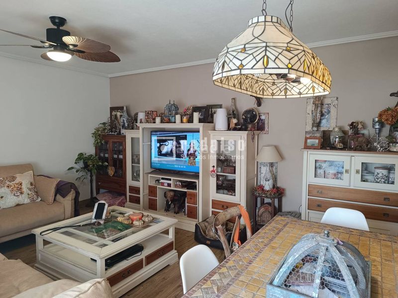 Foto 2bcbdefb-9fc4-4c04-ae9b-7395ad996479. Piso  de 4 dormitorios en valderrivas de renta libre en Madrid