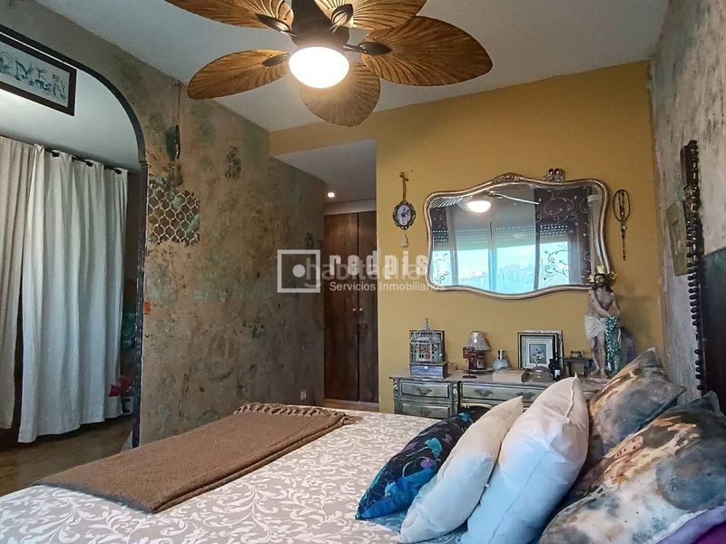 Foto 359c3583-e2de-45af-a45e-2c5d022726d3. Piso  de 4 dormitorios en valderrivas de renta libre en Madrid