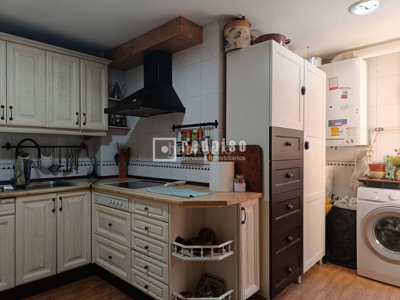 Foto 5f337997-7ae5-42ea-a42f-9b93f7bf06df. Piso  de 4 dormitorios en valderrivas de renta libre en Madrid