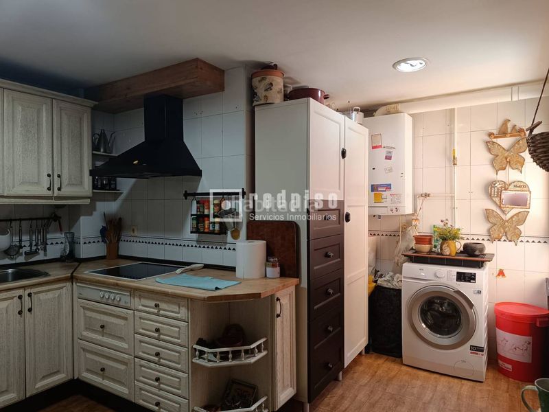 Foto 6afa396f-994b-4eeb-b60d-2f4023c114a1. Piso  de 4 dormitorios en valderrivas de renta libre en Madrid