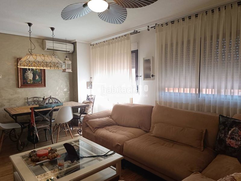 Foto a3a487ba-ad20-458d-be92-00502a9cfd2c. Piso  de 4 dormitorios en valderrivas de renta libre en Madrid