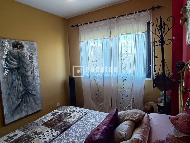 Foto b2c1bdc4-806c-4453-8bb8-5f505b1b4a06. Piso  de 4 dormitorios en valderrivas de renta libre en Madrid