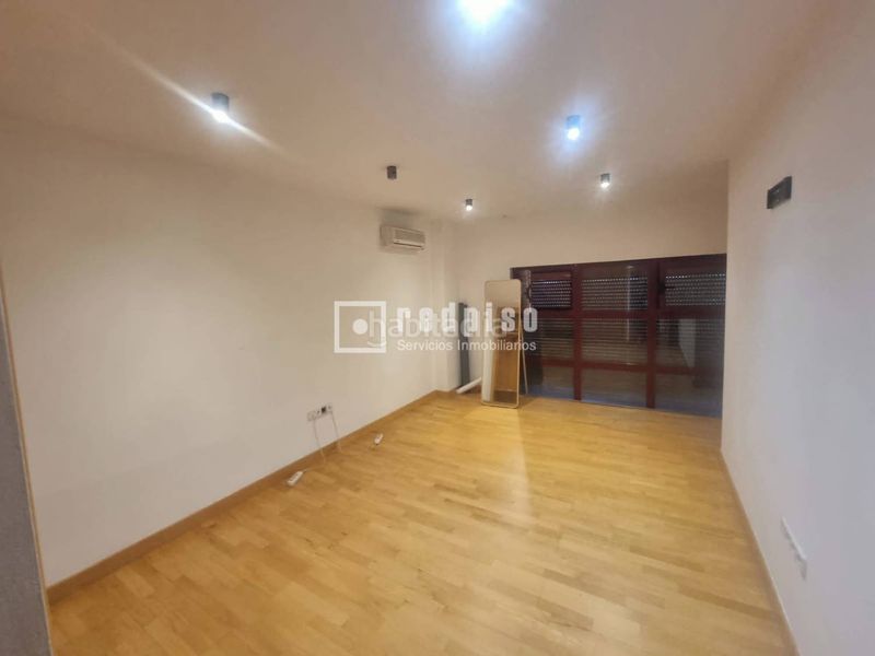 Foto 161d37c1-bc35-4693-ade1-e951cf937161. Duplex with heating parking in Ambroz Madrid