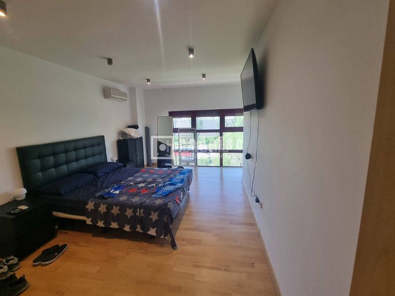 Foto 2b969b02-f71a-469b-bbd6-449d61306289. Duplex con riscaldamento parcheggio in Ambroz Madrid