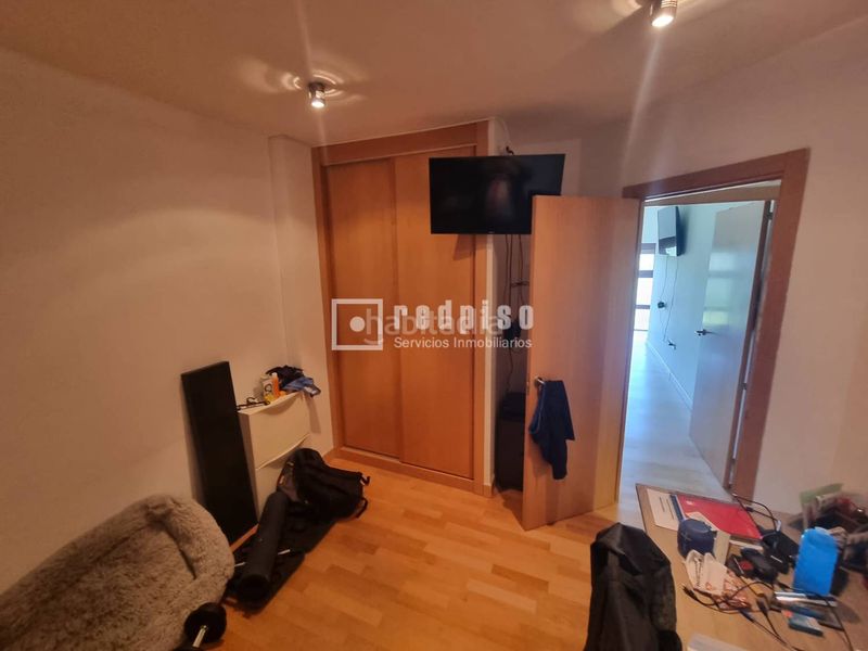 Foto 3cc1028c-61b8-4b1f-bb95-c9597d77fdff. Duplex con riscaldamento parcheggio in Ambroz Madrid