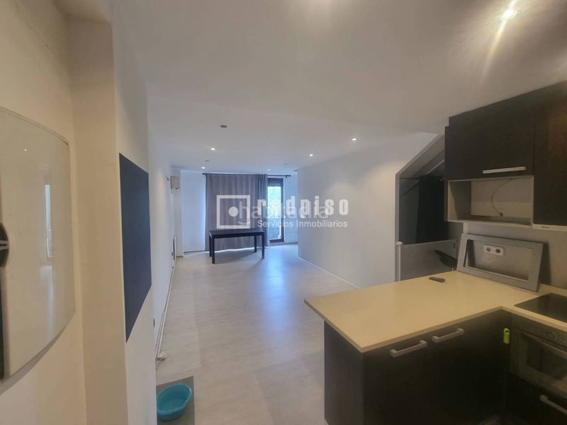 Foto 61bb4eb2-ca65-4a62-951f-25d16db65d51. Duplex with heating parking in Ambroz Madrid