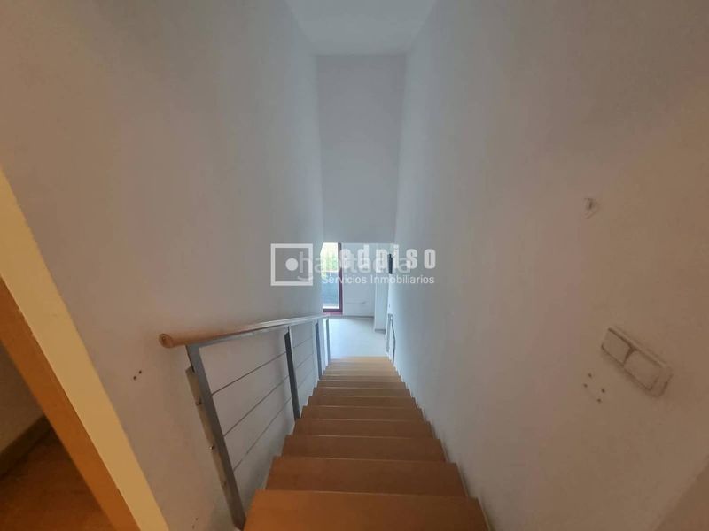 Foto 68ee8d00-4e9b-41b7-8e5c-217bf9cb3691. Duplex with heating parking in Ambroz Madrid