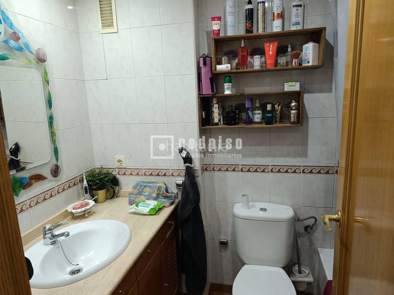 Foto f99dd09d-7e34-4817-88c8-03daa28bc85a. Pis amb calefacció aparcament piscina a Valdebernardo-Valderribas Madrid