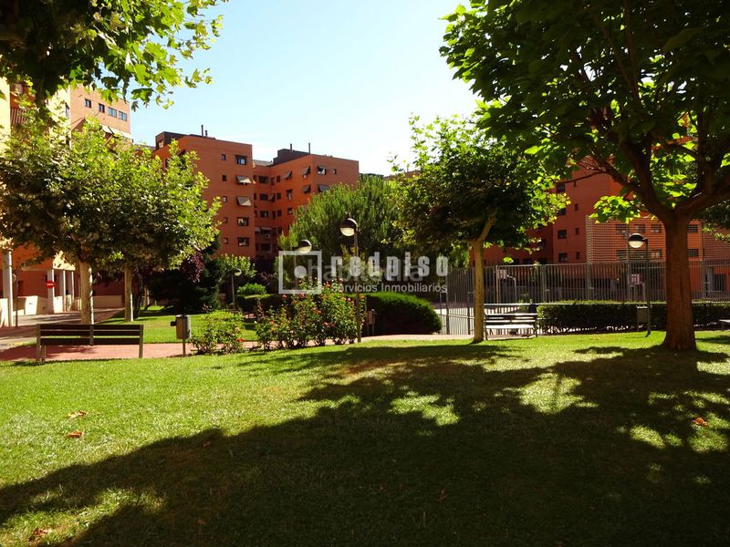 Foto fd3b305f-bf01-4e45-a931-4a1fce837589. Pis amb calefacció aparcament piscina a Valdebernardo-Valderribas Madrid