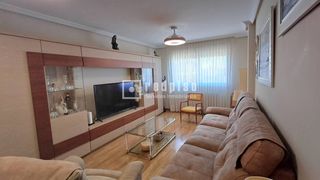 Flat in El Puerto. Exclusiva vivienda en coslada  luz, espacio y confort en el barr