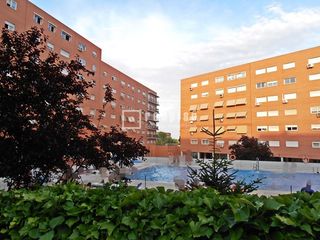 Rent Flat  De la caliza. Excelente alquiler en valderrivas 3 dormitorios, 2 baños, 2 plaz