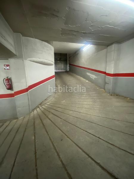 Foto ac7d0cf3-9aea-42b9-9806-5d5ad8ad655c. Car parking in La Devesa Girona