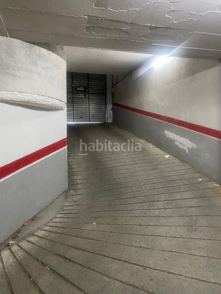 Foto cd307651-08a2-4e5e-aedd-490eea482162. Car parking in La Devesa Girona