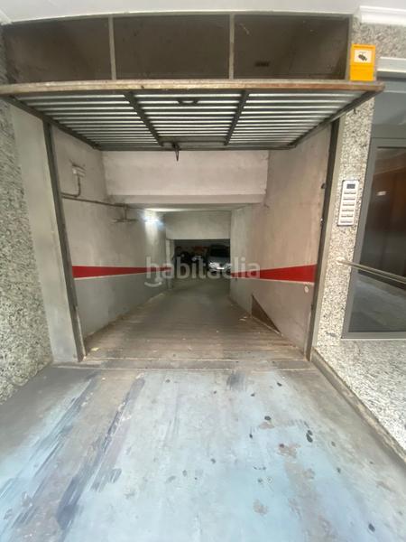 Foto fa235019-1d01-4869-ba2d-112127efe194. Car parking in La Devesa Girona