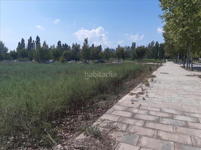 Foto b9de6cef-87f5-46ac-8e7b-bd282c257220. Terreno residenziale in Domeny Girona