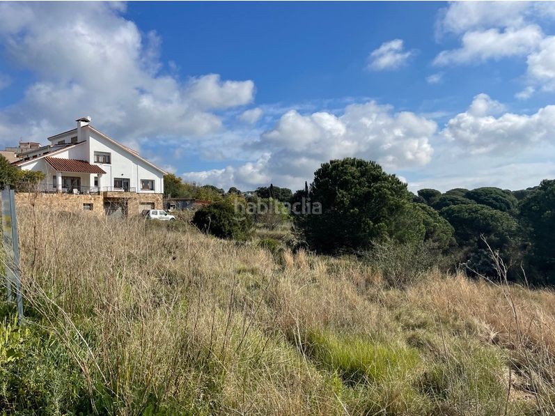 Foto ed4e95c6-e65a-47ee-9a1f-ebdbe758bf69. Terreny residencial a Mont Ferrant-Joan Carles I Blanes