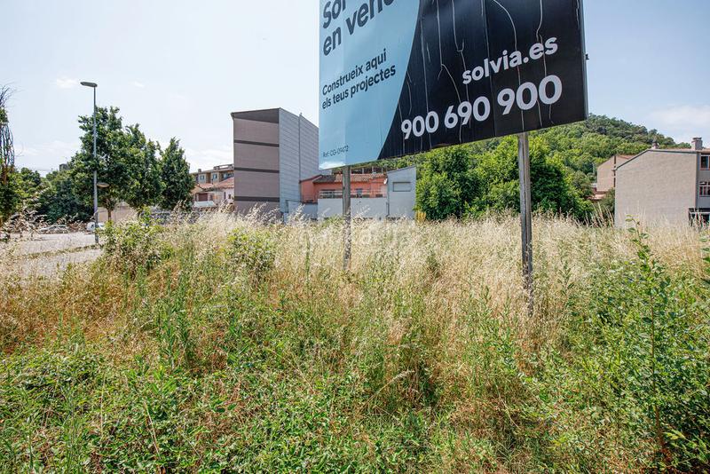 Foto c3d1166d-ffb7-4e75-b102-db8598c4cc63. Terreny residencial a Olot