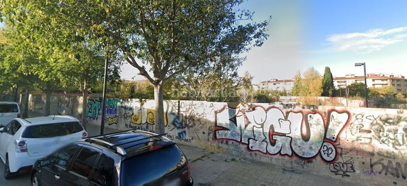 Foto d2dd0d3b-b325-4de6-abe3-25cb38189ae9. Terreny residencial a Eixample-Horta Capallera Figueres