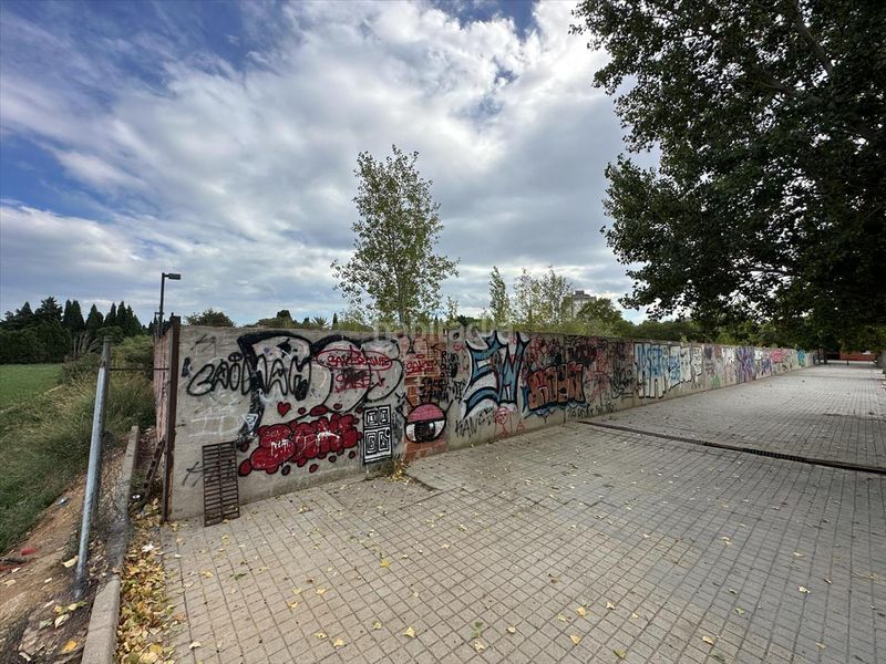 Foto e9cffec8-4103-41c8-ab95-5664ed30c332. Terreny residencial a Eixample-Horta Capallera Figueres