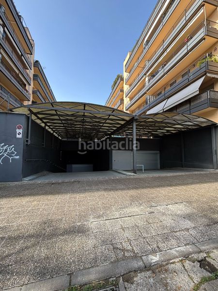 Foto 06e54cde-444b-4418-9004-a653555752b6. Parking voiture dans Palau Girona