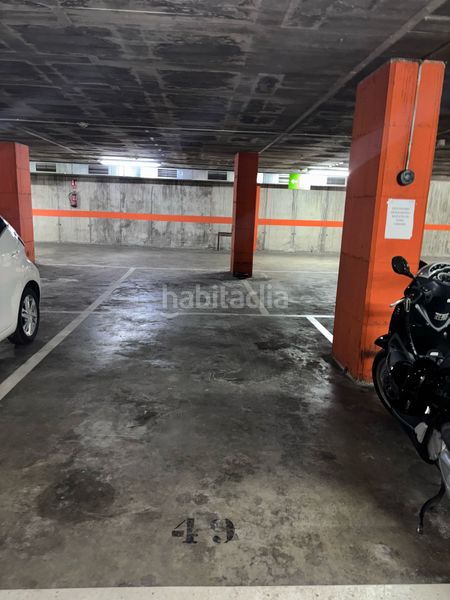 Foto c93f4805-095c-4ba9-8e18-ca4bedfa5614. Parking voiture dans Palau Girona