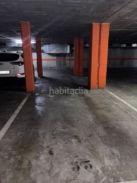 Foto df32fc6a-d09d-4c11-8b38-55471ead6f2f. Parking voiture dans Palau Girona
