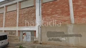 Foto 073bddca-3168-4f58-b675-8d94db780570. Nau industrial a Olot