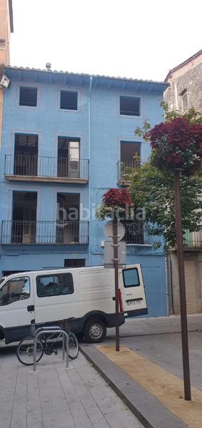 Foto 087af9c9-6cf5-44f4-a391-a5fc26cdf5de. Edificio en Olot