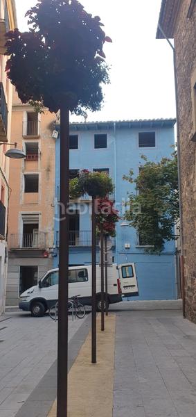 Foto 98806f40-f177-427a-b8e9-d6181ec37842. Edificio en Olot