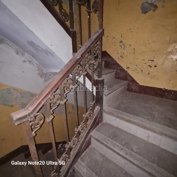 Foto bb9e2a77-303d-4a16-808f-c13d4e8e9042. Edificio en Olot