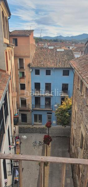 Foto c283e9e7-1f99-4693-8f13-bc0ed9d4712d. Edificio en Olot