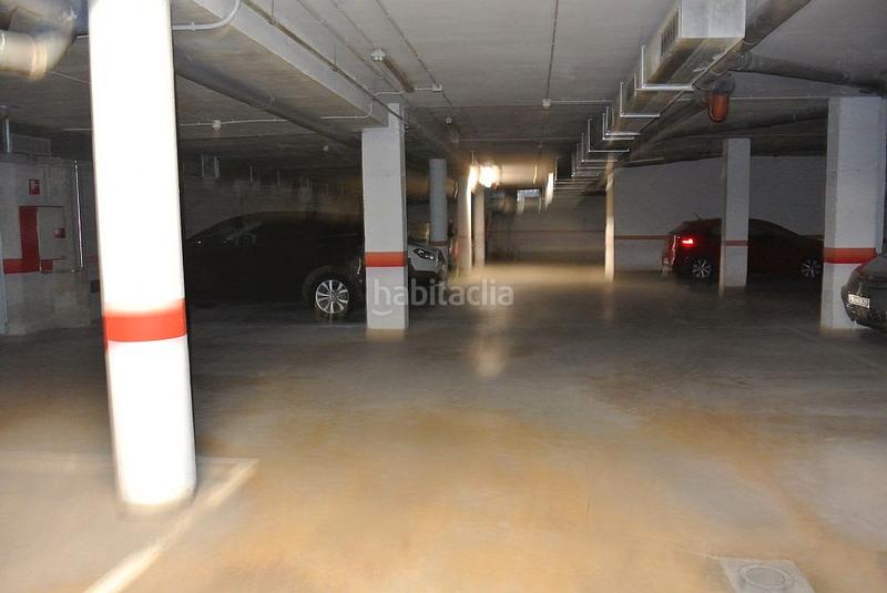 Foto fd9bf486-5eff-4980-be76-41b468550c1f. Parking coche en Santa Coloma de Farners