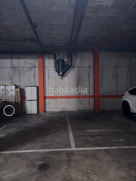 Foto b3b388bf-ad21-44be-820e-d11ef8b05b8d. Aparcament cotxe a Palau Girona