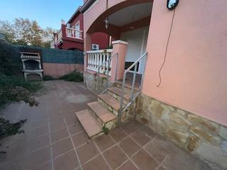 Semi detached house  Carrer canig