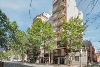 Edificio in El Camp de l´Arpa del Clot